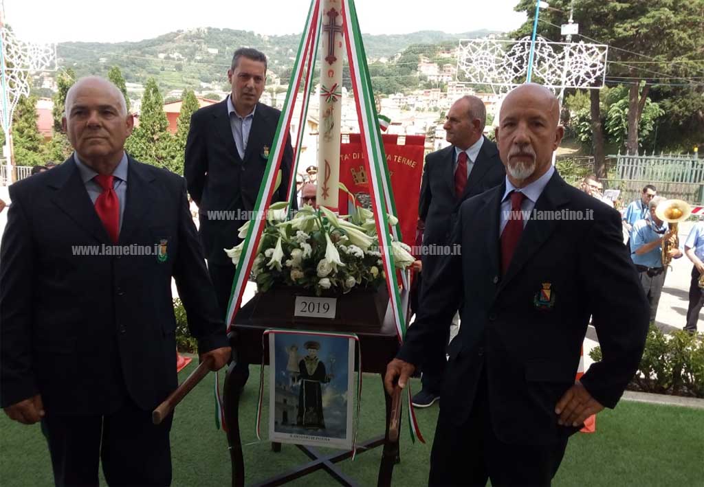 Lamezia, acceso il cero per affidare la città a Sant'Antonio