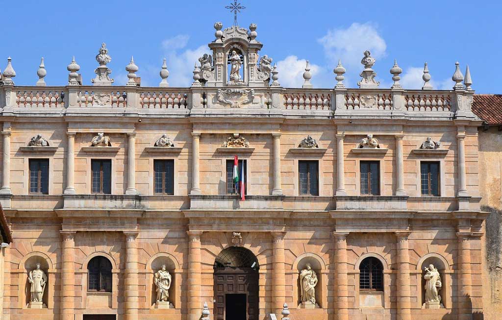 Lamezia, studenti liceo scientifico in visita alla certosa di Padula e agli scavi di Pompei