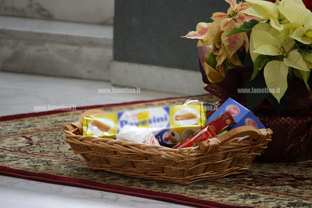 Lamezia, il Natale solidale della scuola "Ardito-Don Bosco": raccolta di alimenti donata alla parrocchia
