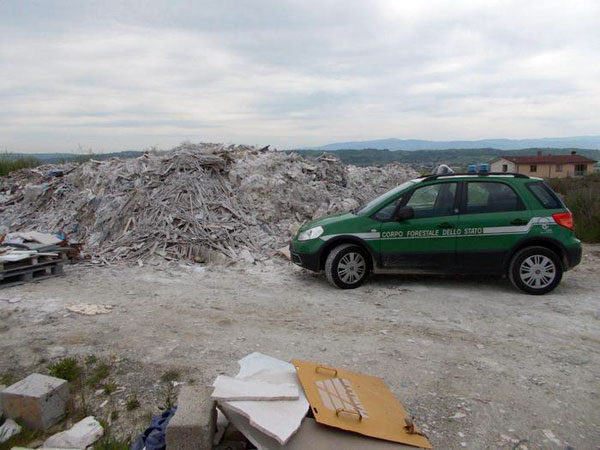 Sequestrata discarica abusiva nel cosentino, denunciato imprenditore 