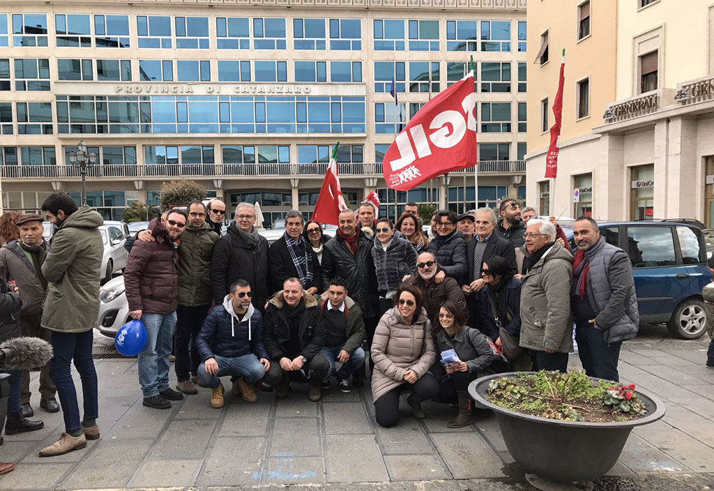 Referendum lavoro, Cgil in piazza a Catanzaro: "Subito al voto"