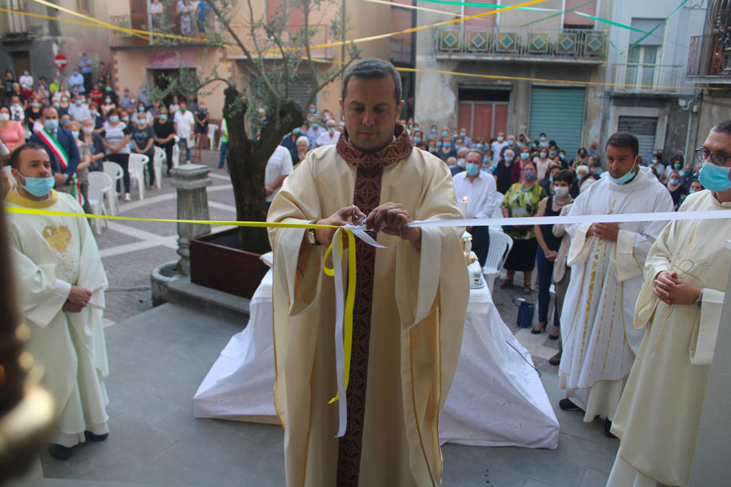 Riaperta al culto chiesa San Giovanni Battista a San Pietro a Maida dopo ristrutturazione: "Ricostruire è possibile"