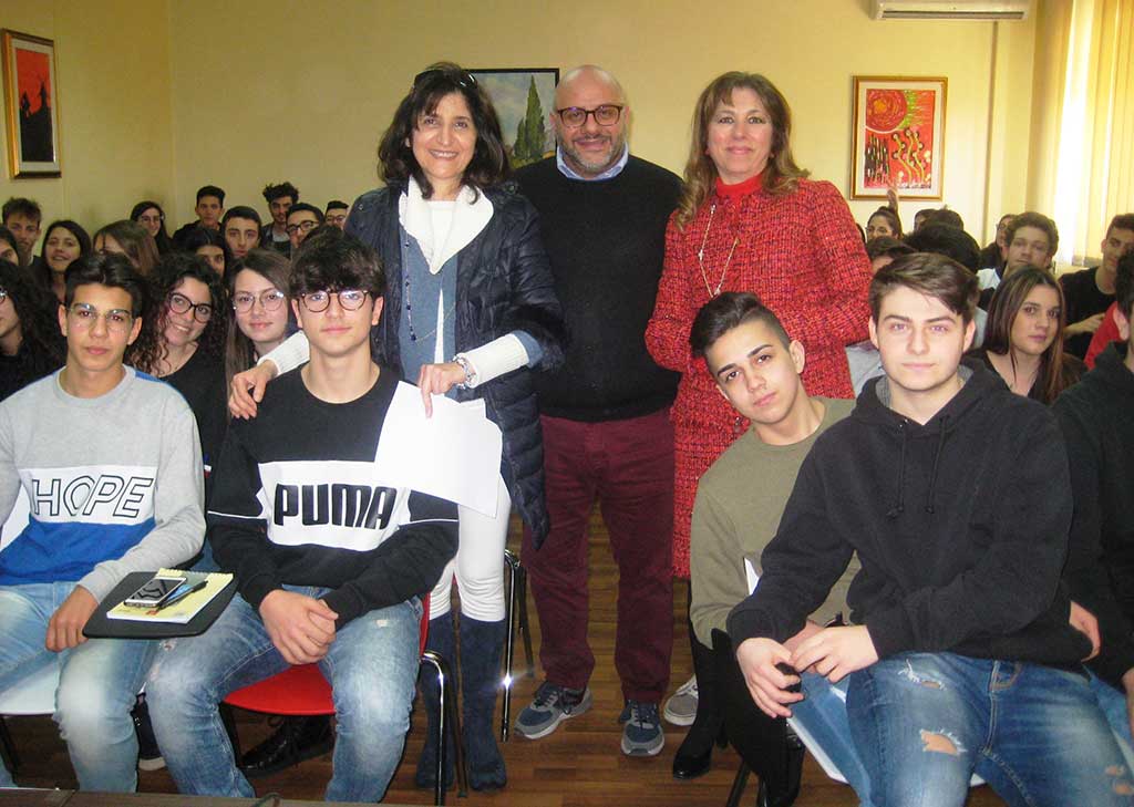 Lamezia,  “Non vergognatevi di me”: l’autore Chieffallo incontra gli alunni del Galilei 