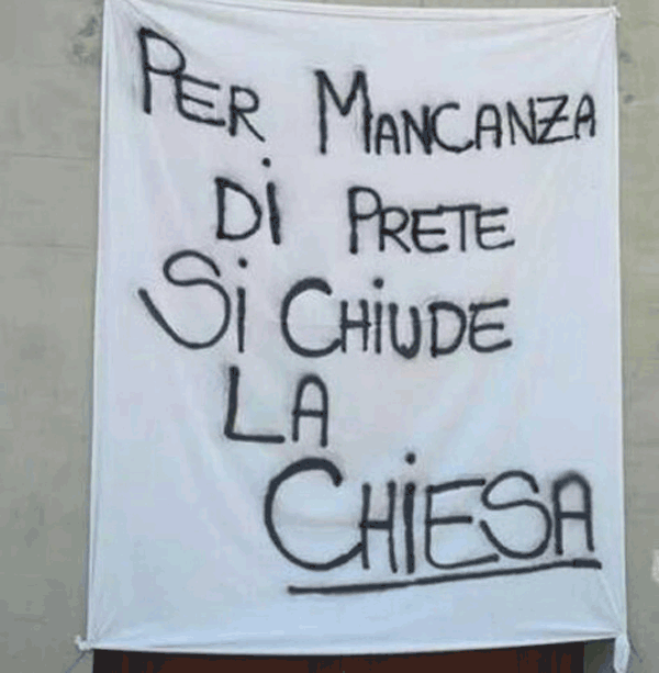 Calabria: Parrocchia senza prete a Mileto, striscione protesta 'chiesa chiusa'