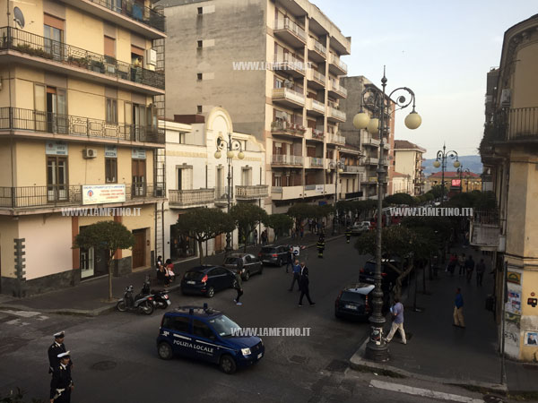 chiusa-strada-corso-nicotera-maggio-2015.jpg