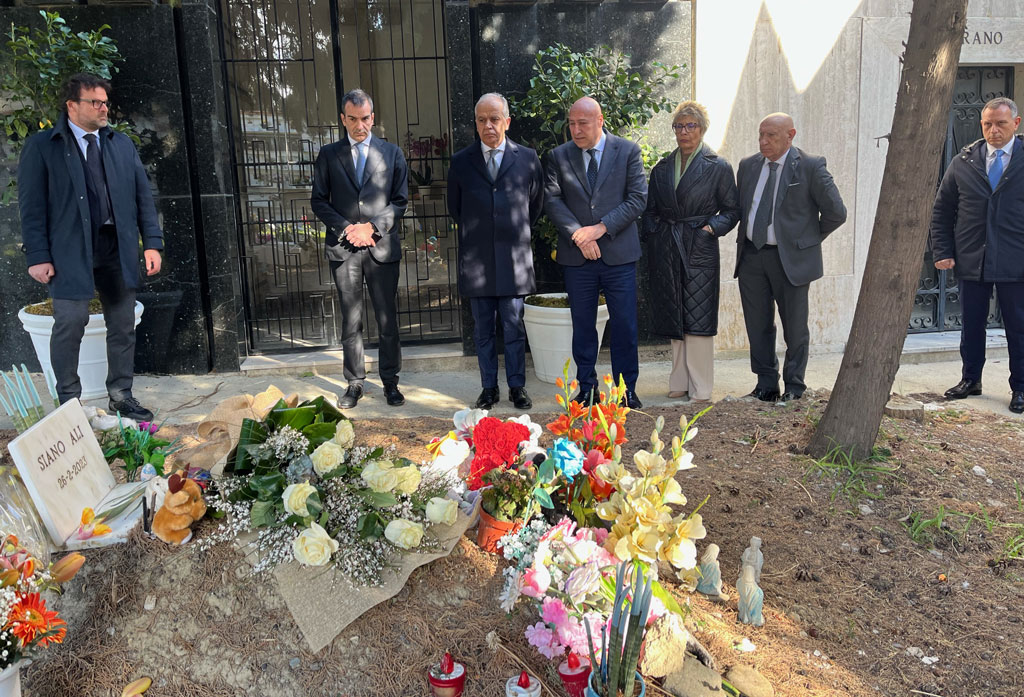 cimitero-cutroe0_edfa0.jpg