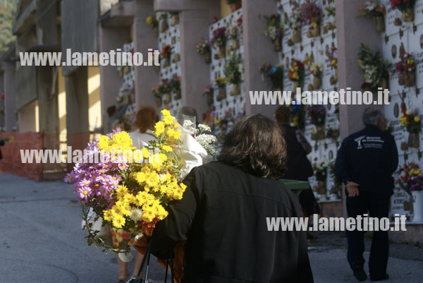 Lamezia: Multiservizi potenzia corse per cimiteri in occasione commemorazione defunti 
