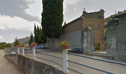 Ossa umane trovate su tetto di una cappella nel cimitero di Vibo Valentia, indagini