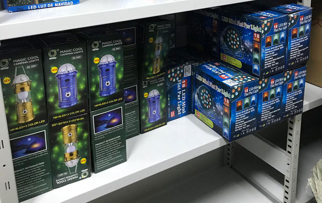 Lamezia, maxi sequestro di giocattoli e luminarie in esercizi commerciali 