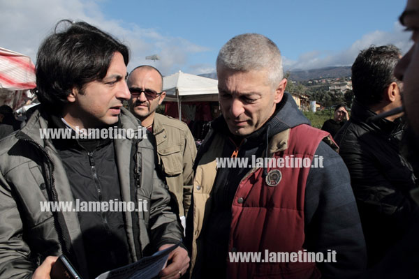 cinque-stelle-mercato-lamezia-gennaio-2014-morra.jpg-ok.jpg