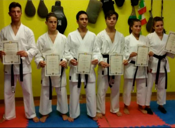 Karate: sei nuove cinture nere a Lamezia 