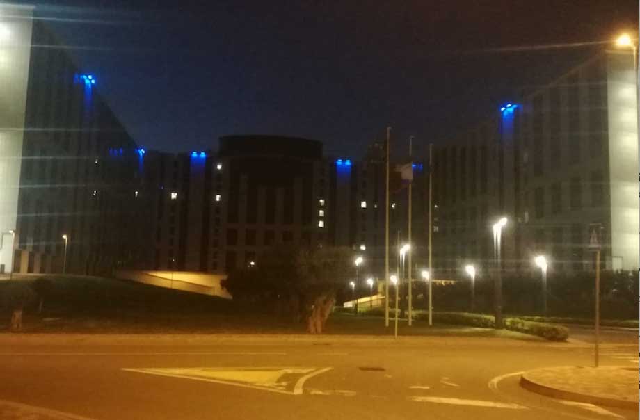 Giornata dell'autismo, la Cittadella regionale si colora di blu