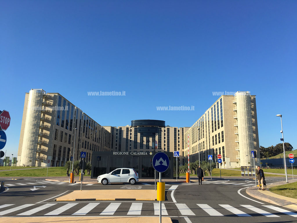 Sanità, manifestanti alla Cittadella: "No a precariato senza diritti"