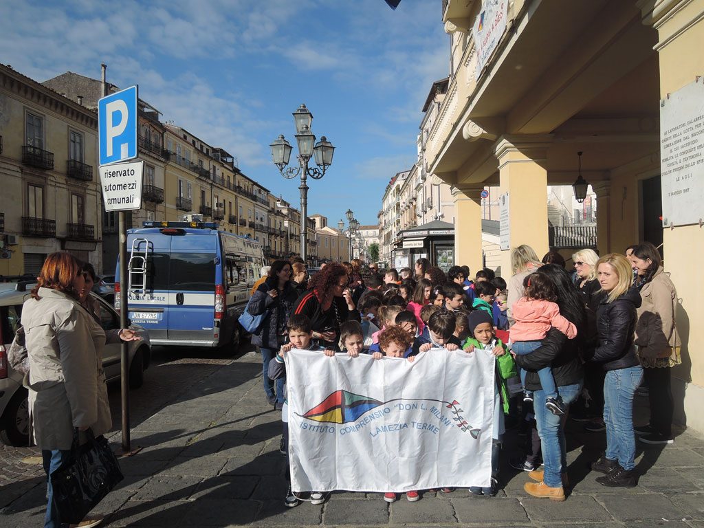 Lamezia: progetto "Cittadini in erba", studenti del Don Milani vanno a scuola a piedi