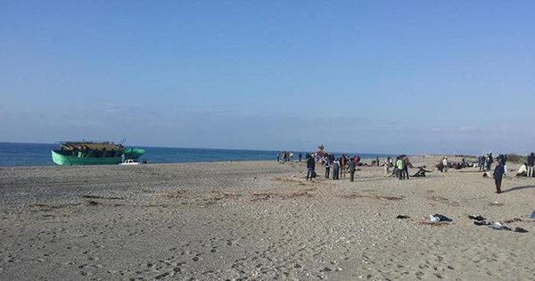 Immigrazione: sbarco in Calabria, arrivati in oltre 150
