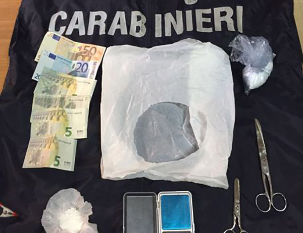 Aveva in casa 11 grammi di cocaina, arrestato 36enne a Crotone