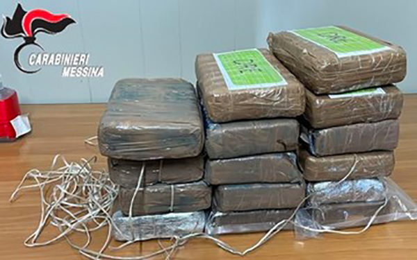 Trovato con 17 chili di cocaina sul furgone, arrestato a Messina 29enne calabrese