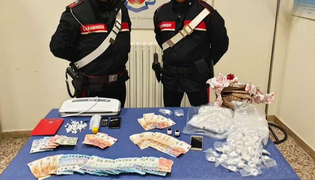 Cocaina dalla Calabria alle Marche in bus, cinque arresti