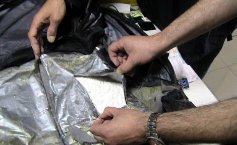 Calabria: Scoperti due chili di cocaina in borsone all'interno del porto di Gioia Tauro