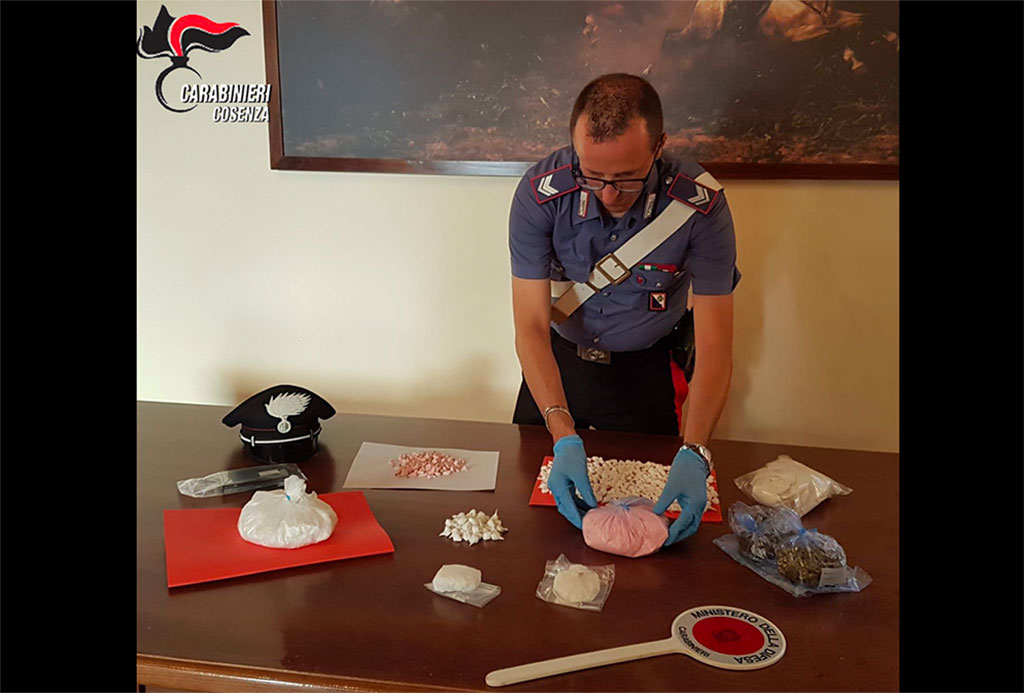 Spacciava cocaina rosa, un arresto a Cosenza   