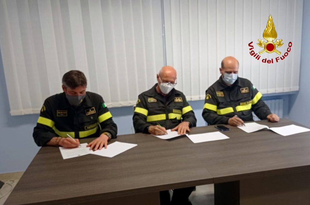 Vigili del Fuoco Calabria, siglato protocollo operativo tra i comandi di Catanzaro e Reggio Calabria