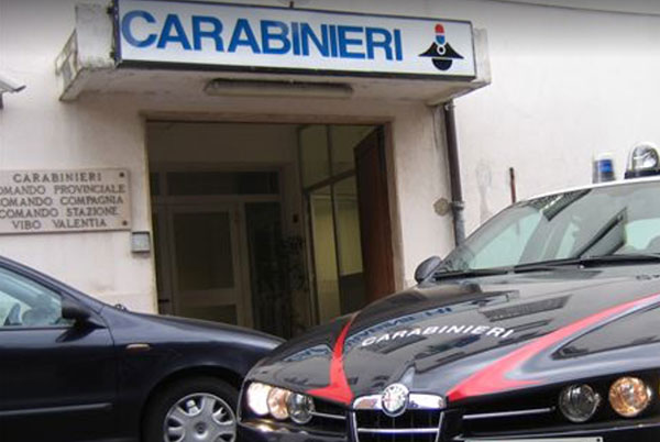 Aggredisce carabinieri dopo un inseguimento fra Mileto e Filandari, arrestato