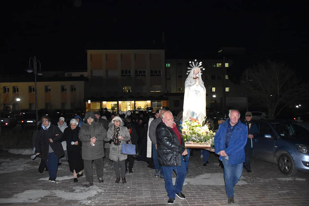 A Soveria Mannelli celebrata festa Madonna di Lourdes, fiaccolata dei fedeli verso l'ospedale