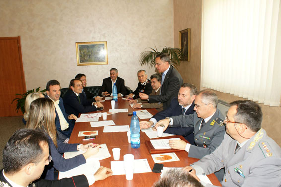 Lamezia, emergenza criminalità: riunito il consiglio provinciale per l'ordine e la sicurezza
