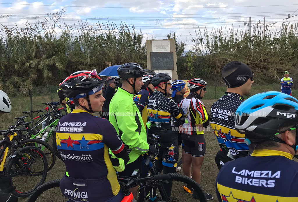 Lamezia, commemorazione in ricordo degli 8 ciclisti a nove anni dalla strage: “La città non dimentica”