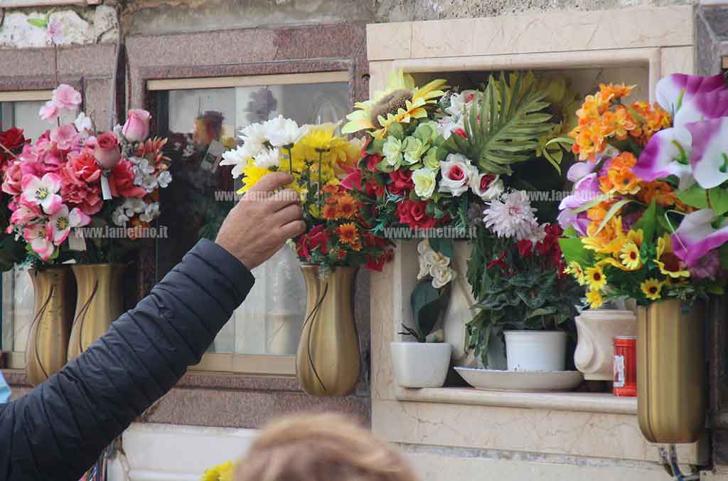 Lamezia, vietato morire nei fine settimana: il Comune ora corre ai ripari