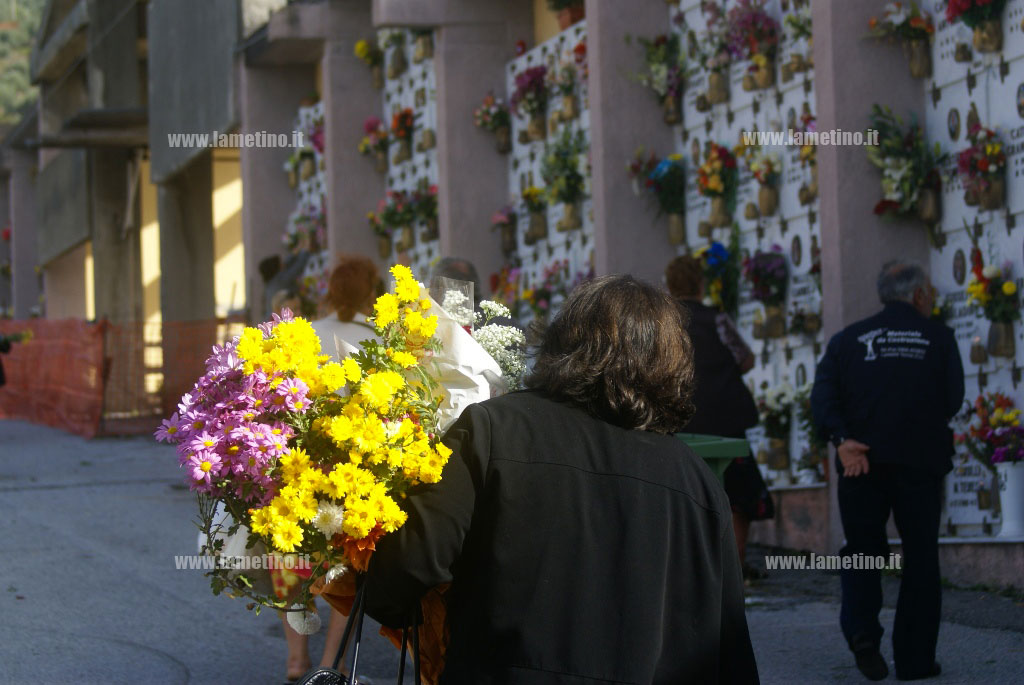 commemorazione-defunti-cimitero.jpg