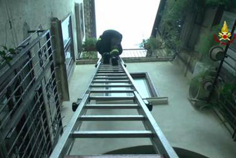 Calabria: Impresa in difficoltà, commerciante tenta suicidio