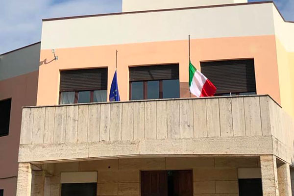  Coronavirus, multati sindaci dopo sit-in vicino casa di riposo Chiaravalle