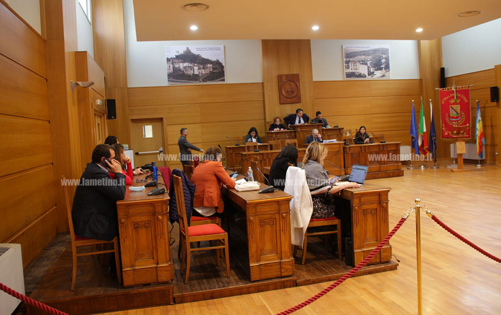 Lamezia, attivisti M5S su crisi Comune: "Maggioranza ormai moribonda"