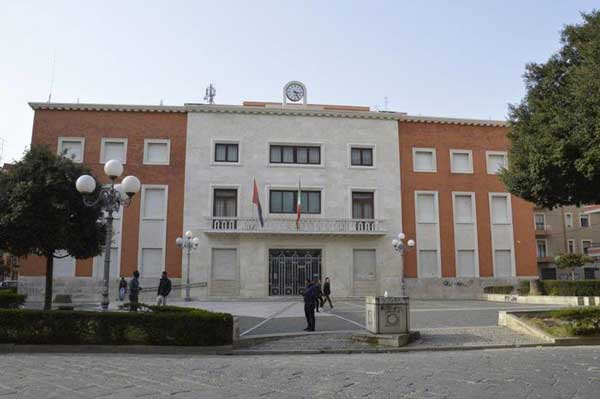 Consigliere comunale aggredito a Crotone, sit in solidarietà
