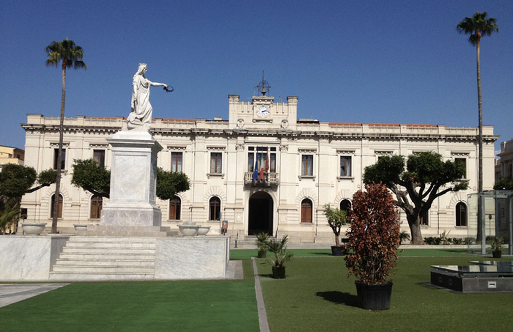 Rubati cinque mezzi da lavoro del Comune di Reggio