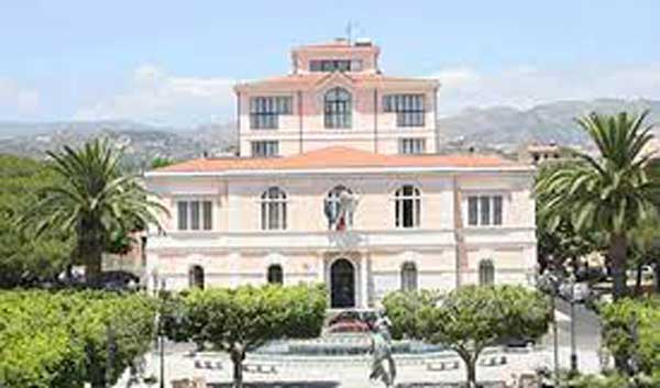 Assemblea sindaci della Calabria domani a Siderno dopo atti intimidatori