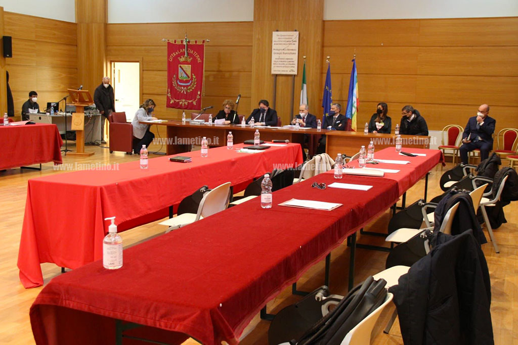 con-comunale-10marzo9f0d7003e80_2c088.jpg