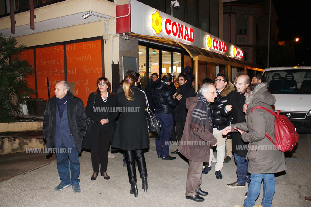 Lamezia, #IONONCISTO, davanti al Conad di via Piave per dire no alle intimidazioni