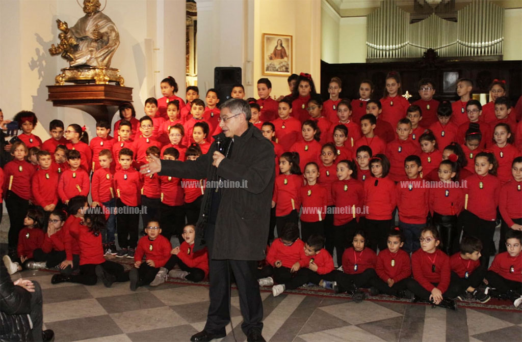 Lamezia, concerto di Natale dei piccoli alunni dell'Istituto Manzoni-Augruso in Cattedrale