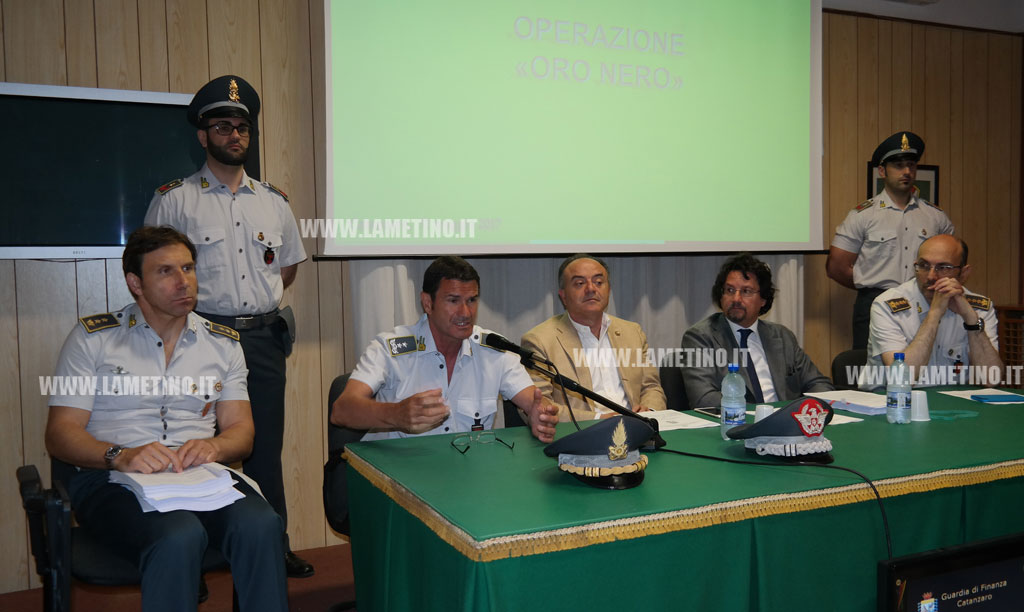 Operazione "Oro nero" contro contrabbando oli minerali, 10 arresti e sequestro beni per 2 milioni nel catanzarese - VIDEO