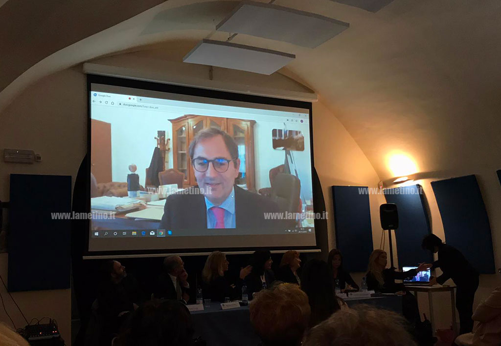 conferenza.jpg