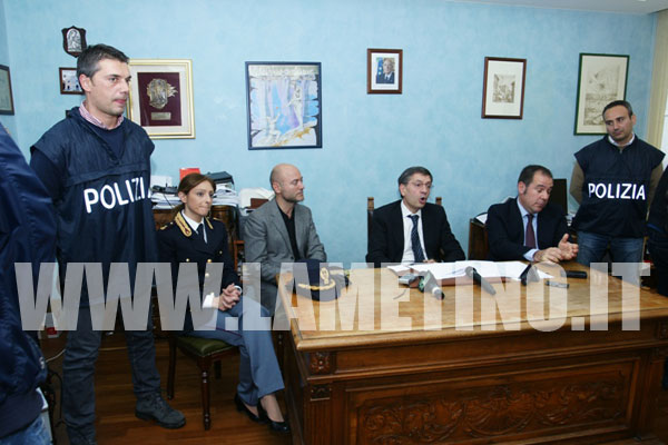 conferenza_procura_151211