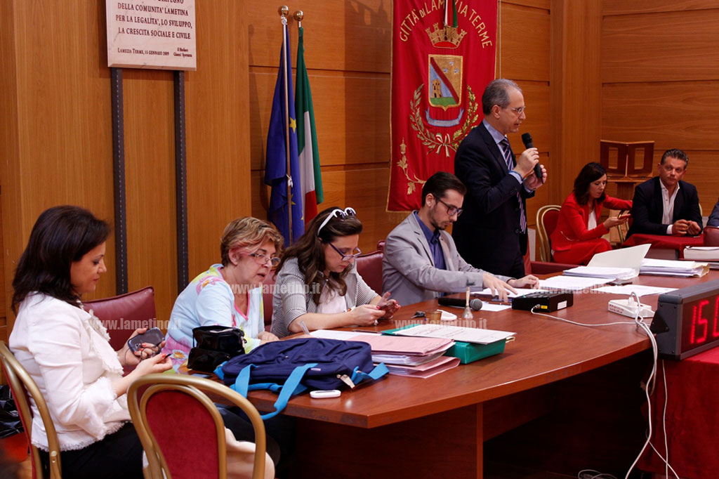 Lamezia: consiglio comunale, passa il bilancio di previsione 2016