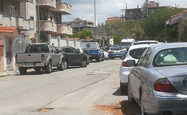 Coniugi trovati morti in casa a Reggio, a sparare è stato il marito 
