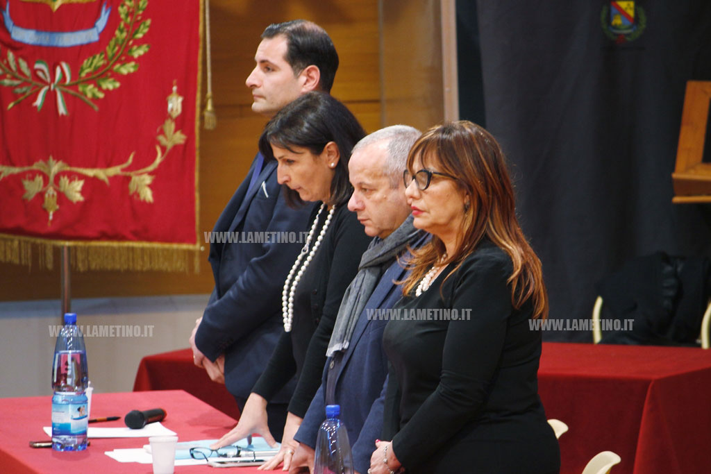 cons_com4_170316.jpg