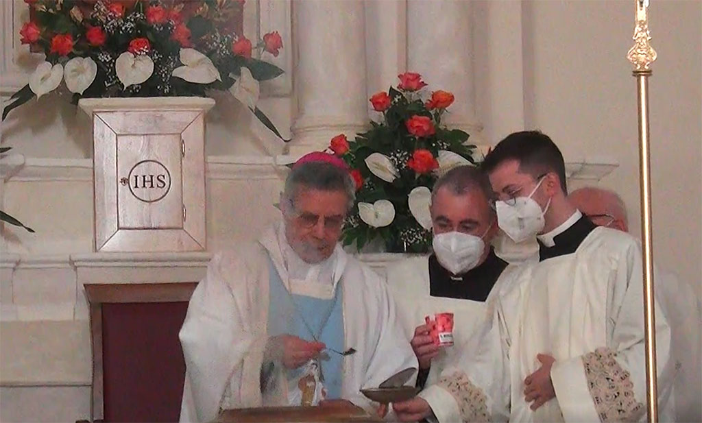 consacrazione--altare--santuario-della-grazia-22_6a03b.jpg