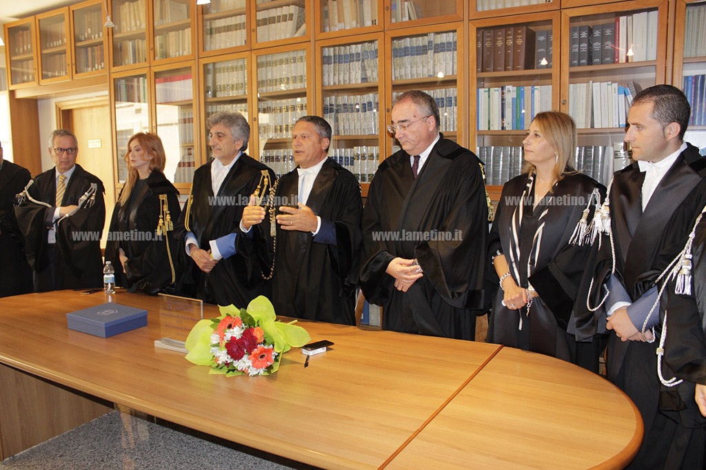 consegna-borsa-studio-tribunale.jpg