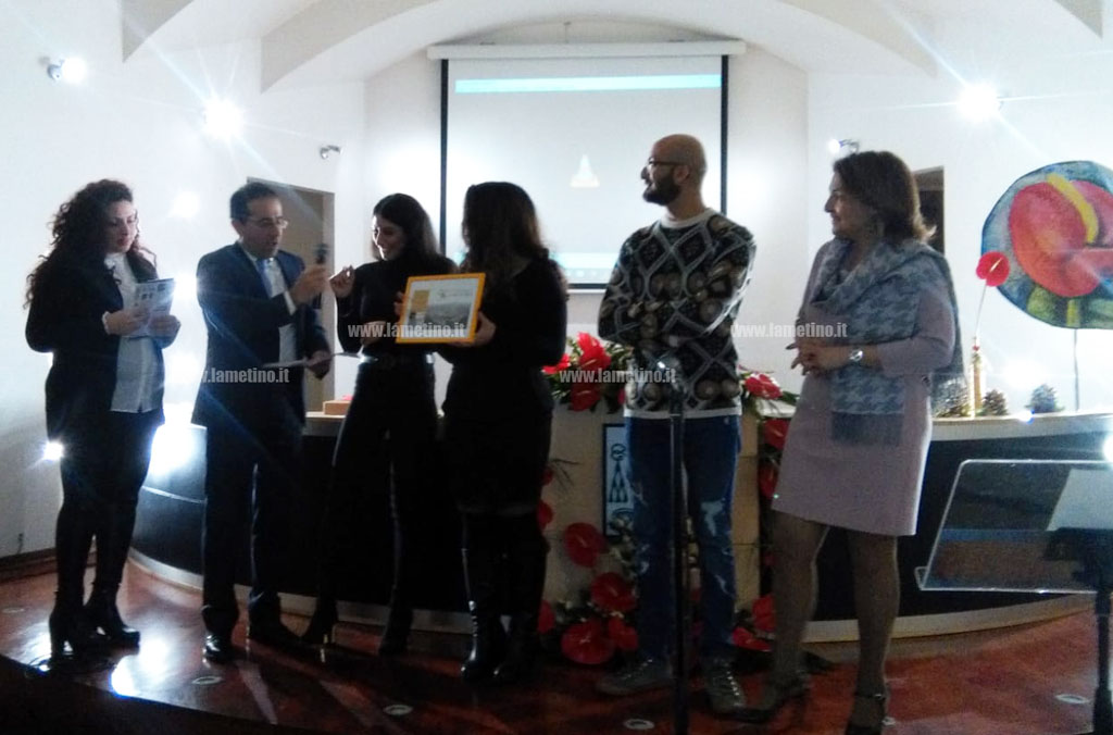 consegna-premio-lamezia-161218.jpg