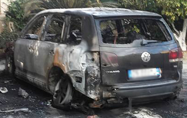In fiamme l'auto di un consigliere comunale a Catanzaro 